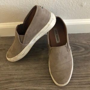 Steve Madden Taupe Zellas